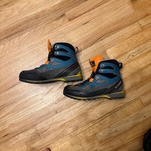 Scarpa B2 boots
